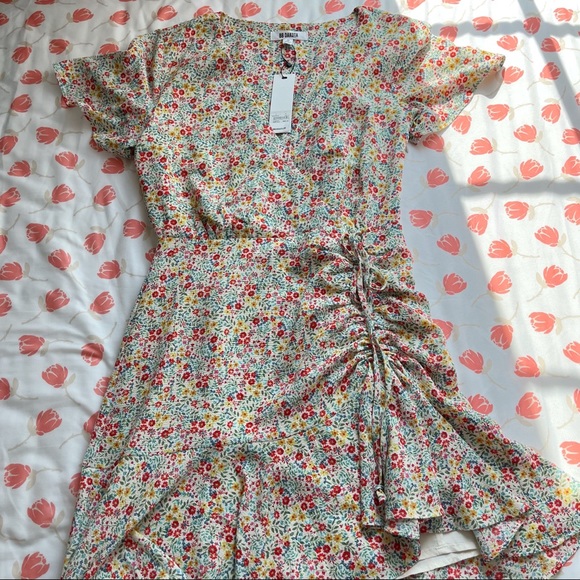NWOT BB Dakota Flower On Floral Cocktail Wrap Mini Dress Size 0 Womens - Picture 13 of 16